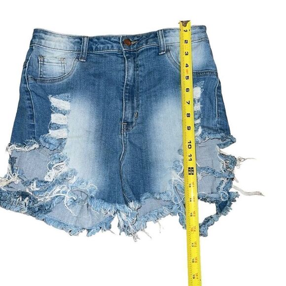 FASHION NOVA Light Wash Distresses Jeans Size 13 - Picture 7 of 8